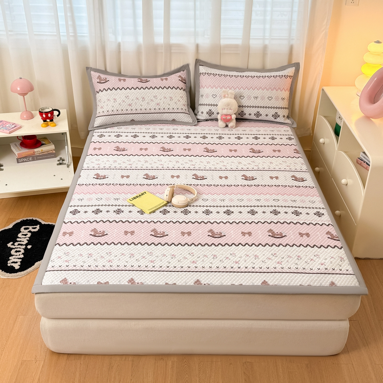 91家纺网 家纺一手货源 找家纺 大元 2026新款冰豆豆数码印花席三明治底凉席席子 摇摇马