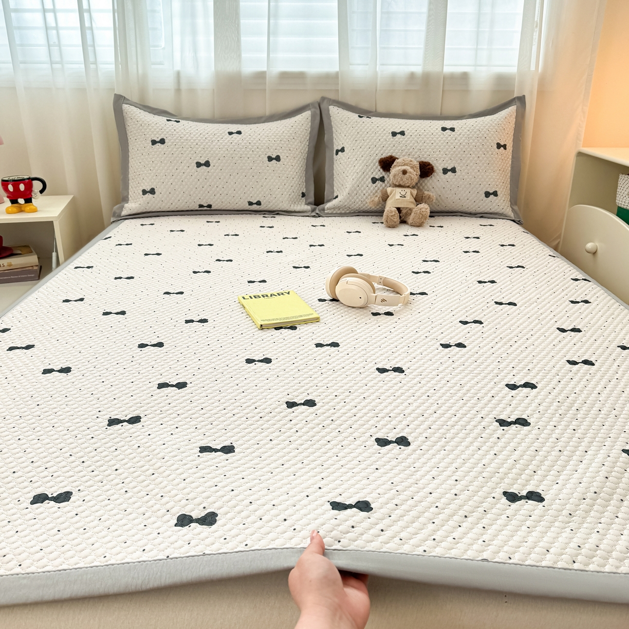 91家纺网 家纺一手货源 找家纺 大元 2026新款冰豆豆数码印花席三明治底凉席席子 波点蝴蝶结