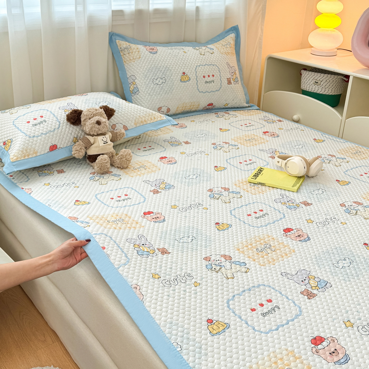 91家纺网 家纺一手货源 找家纺 大元 2026新款冰豆豆数码印花席三明治底凉席席子 糖果小狗