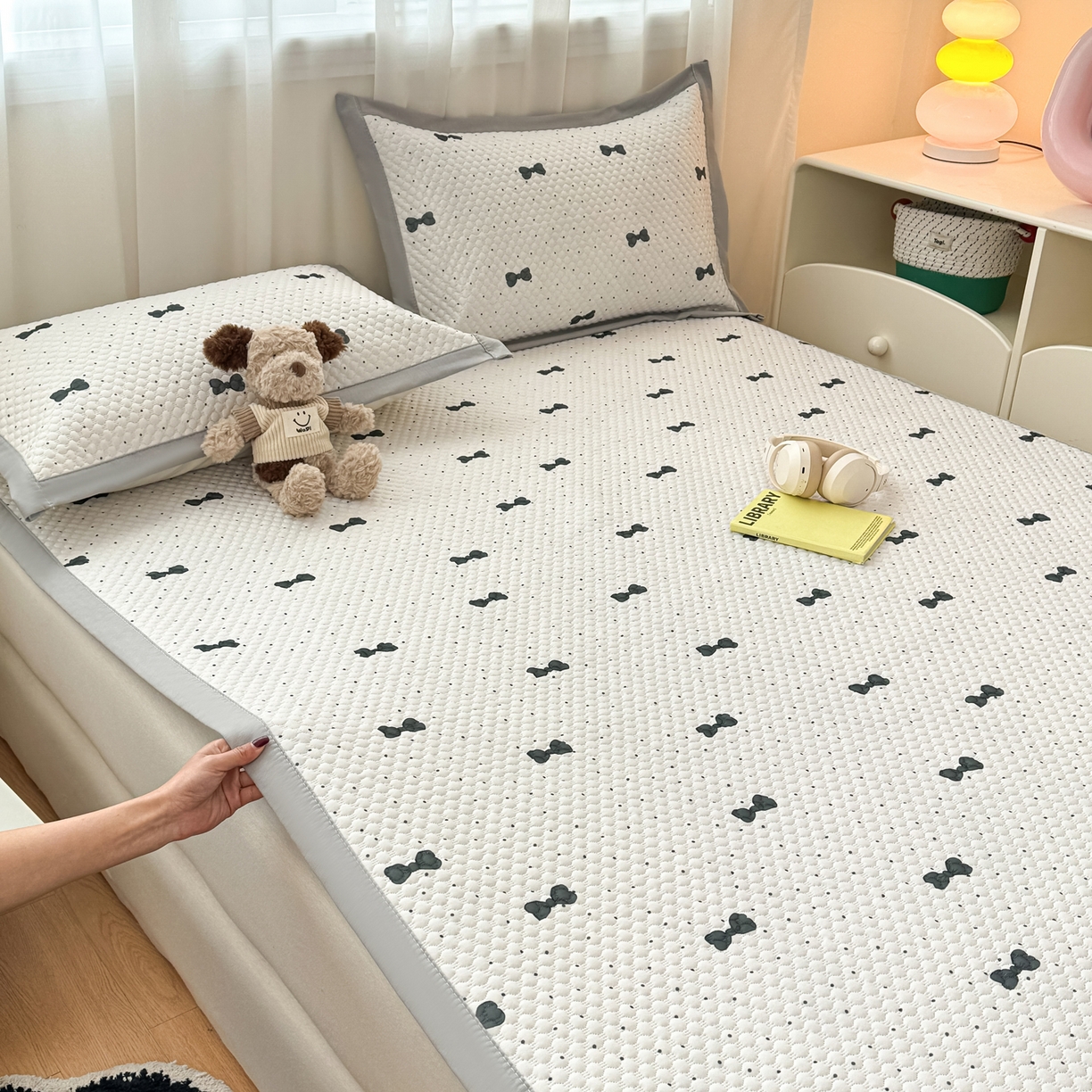 91家纺网 家纺一手货源 找家纺 大元 2026新款冰豆豆数码印花席三明治底凉席席子 波点蝴蝶结