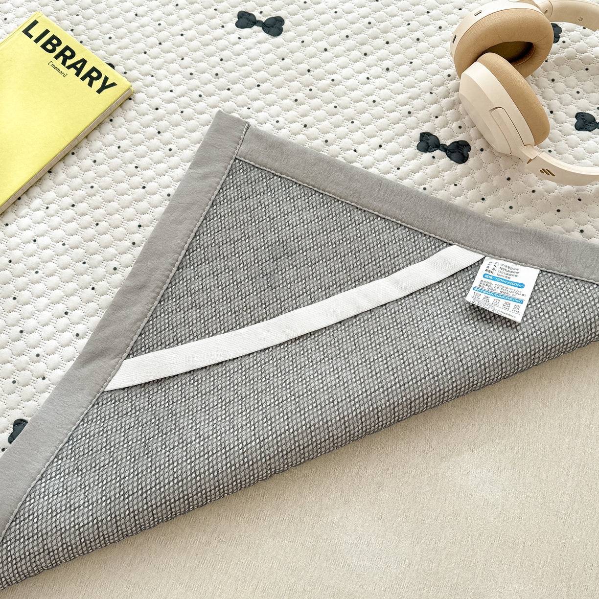 91家纺网 家纺一手货源 找家纺 大元 2026新款冰豆豆数码印花席三明治底凉席席子 波点蝴蝶结