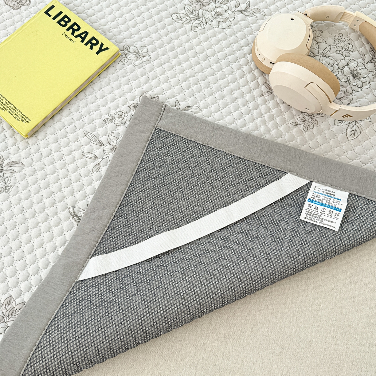 91家纺网 家纺一手货源 找家纺 大元 2026新款冰豆豆数码印花席三明治底凉席席子 花知意