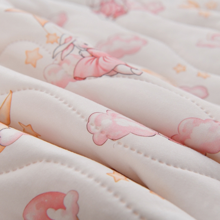 91家纺网 家纺一手货源 找家纺 珍贝家纺 2026新款亲肤舒适恬梦针织棉夏被夏凉被空调被被子被芯 粉妆小兔