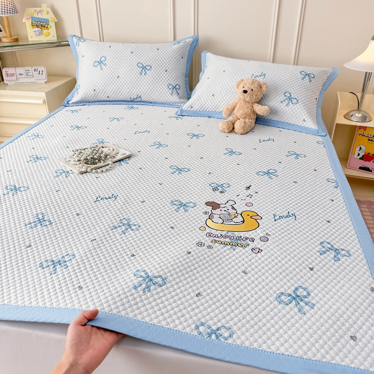 91家纺网 家纺一手货源 找家纺 大元 2026新款凉感冰豆豆印加绣凉席 可爱的夏天