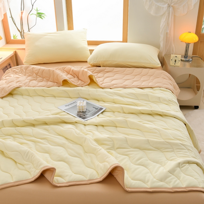 91家纺网 家纺一手货源 找家纺 珍贝家纺 2026新款亲肤舒适恬梦针织棉夏被夏凉被空调被被子被芯 卡其黄