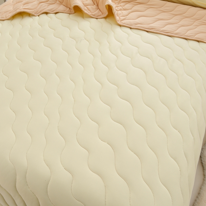 91家纺网 家纺一手货源 找家纺 珍贝家纺 2026新款亲肤舒适恬梦针织棉夏被夏凉被空调被被子被芯 卡其黄