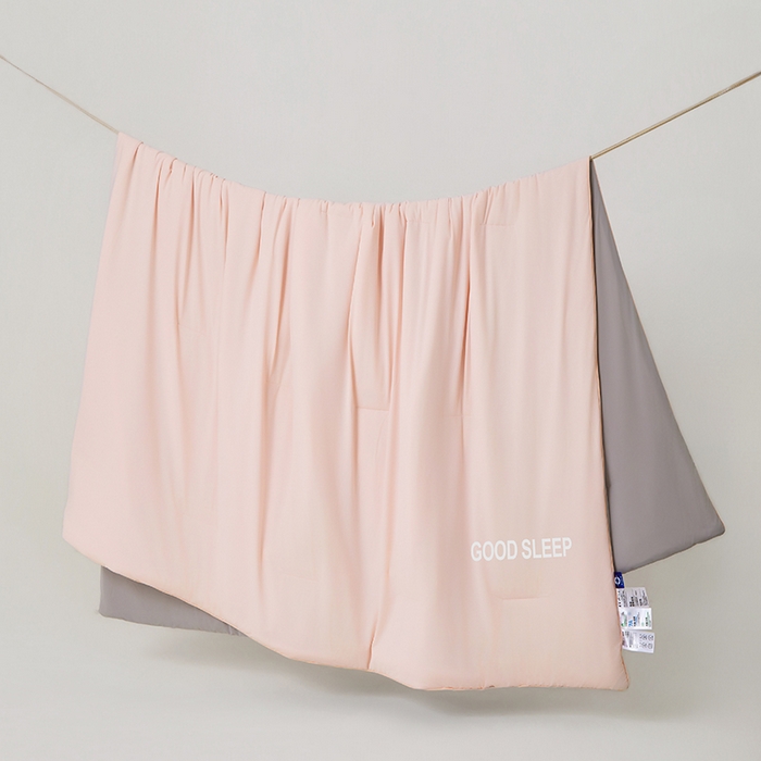 91家纺网 家纺一手货源 找家纺 晚舒庭家纺 2026新款凉感丝深睡眠夏被空调被夏凉被薄被子被芯某朵同款 柔云粉