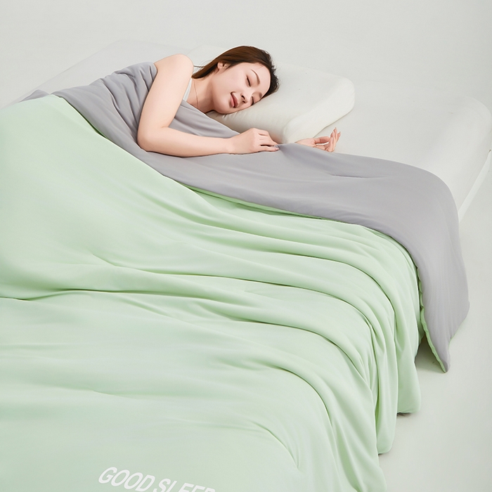 91家纺网 家纺一手货源 找家纺 晚舒庭家纺 2026新款凉感丝深睡眠夏被空调被夏凉被薄被子被芯某朵同款 苔原绿