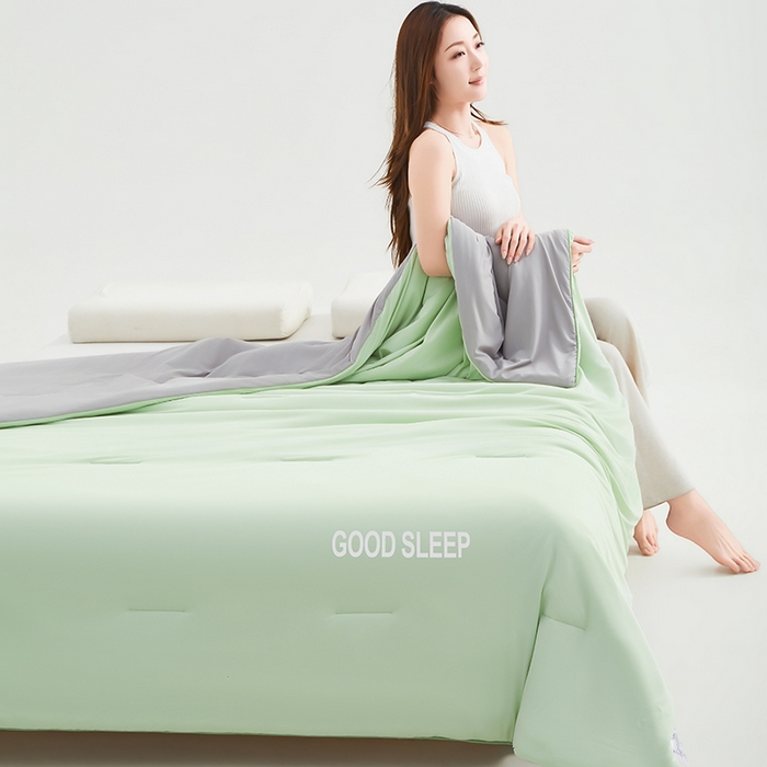 91家纺网 家纺一手货源 找家纺 晚舒庭家纺 2026新款凉感丝深睡眠夏被空调被夏凉被薄被子被芯某朵同款 苔原绿