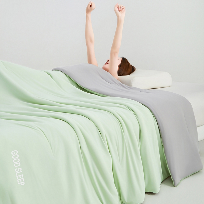 91家纺网 家纺一手货源 找家纺 晚舒庭家纺 2026新款凉感丝深睡眠夏被空调被夏凉被薄被子被芯某朵同款 苔原绿