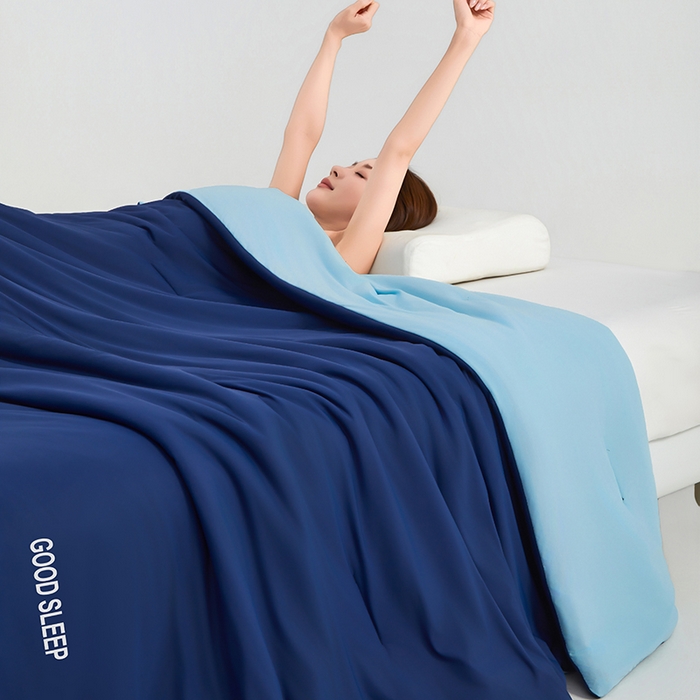 91家纺网 家纺一手货源 找家纺 晚舒庭家纺 2026新款凉感丝深睡眠夏被空调被夏凉被薄被子被芯某朵同款 深睡蓝