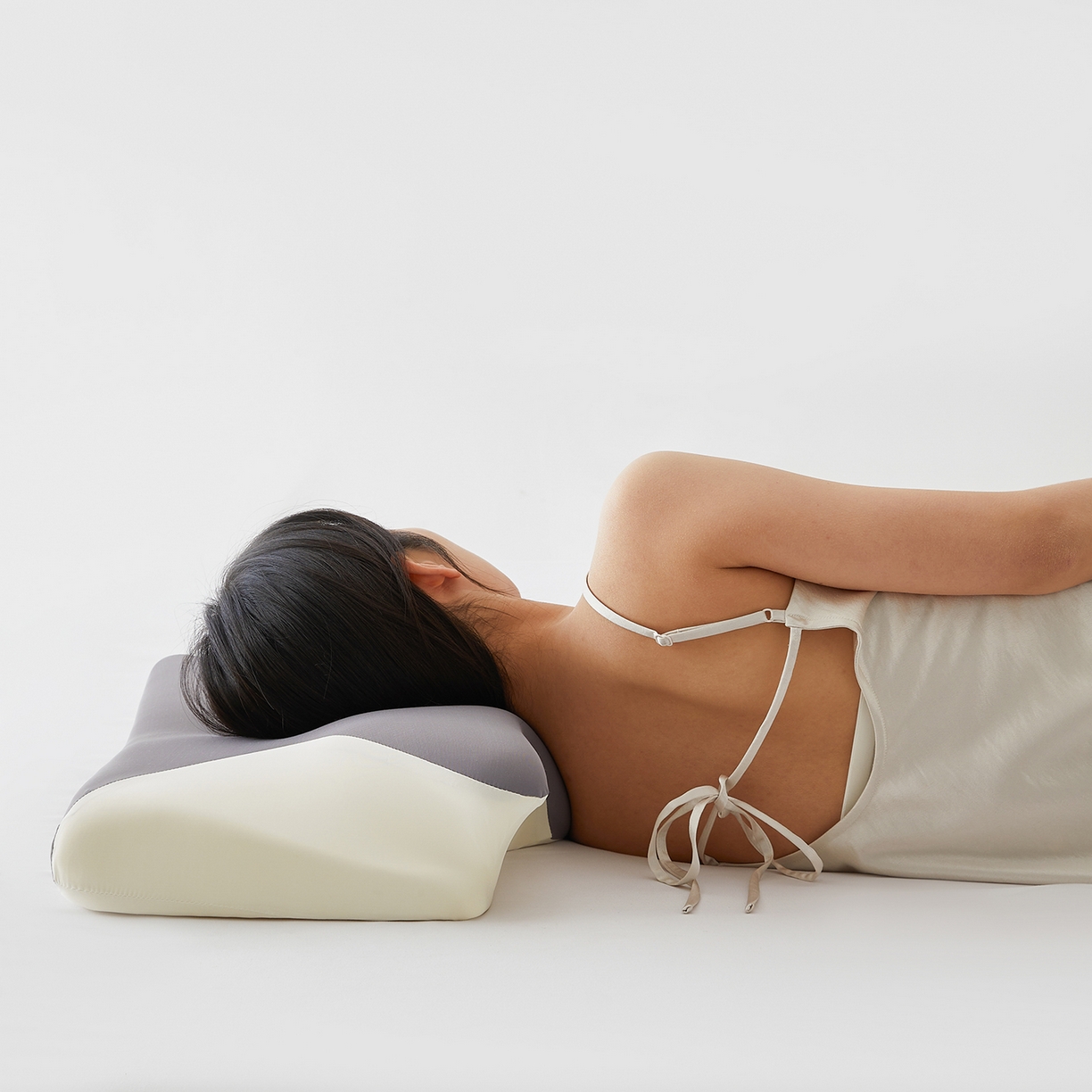 91家纺网 家纺一手货源 找家纺 土多多枕芯 2026新款牛角枕 灰色