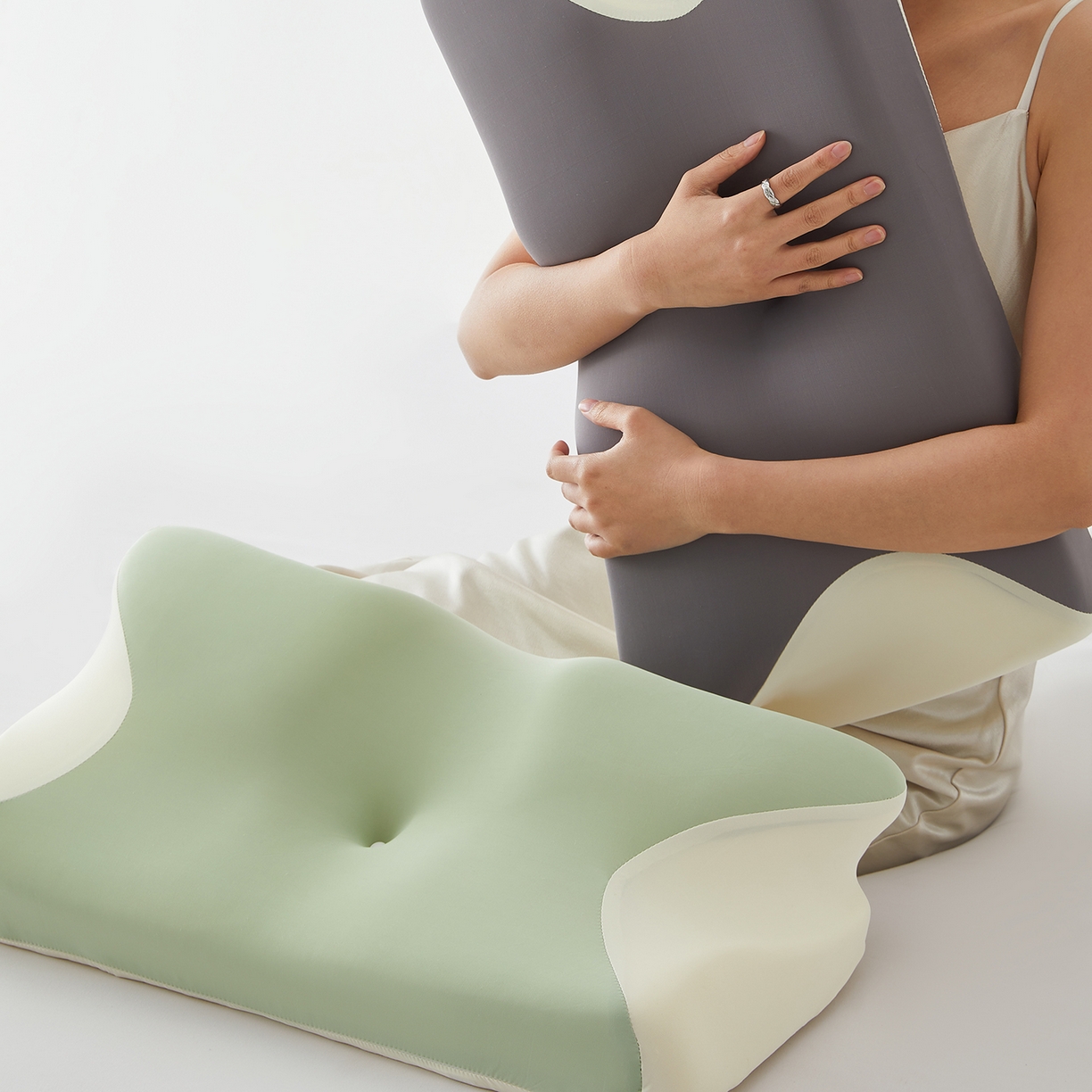 91家纺网 家纺一手货源 找家纺 土多多枕芯 2026新款牛角枕 绿色