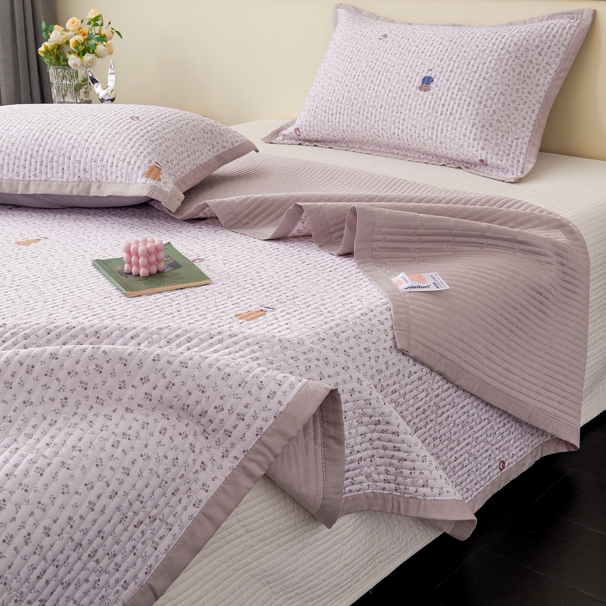 91家纺网 家纺一手货源 找家纺 金艾草 2026春夏新款莫代尔天丝水洗床盖有同款夏被床盖单件 伊特花园