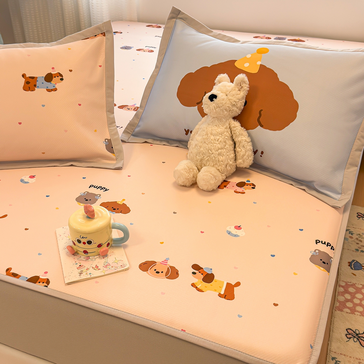 91家纺网 家纺一手货源 找家纺 懒猫家纺 2026新款卡通凉感冰丝床笠款凉席 床笠席-彩豆汪汪队