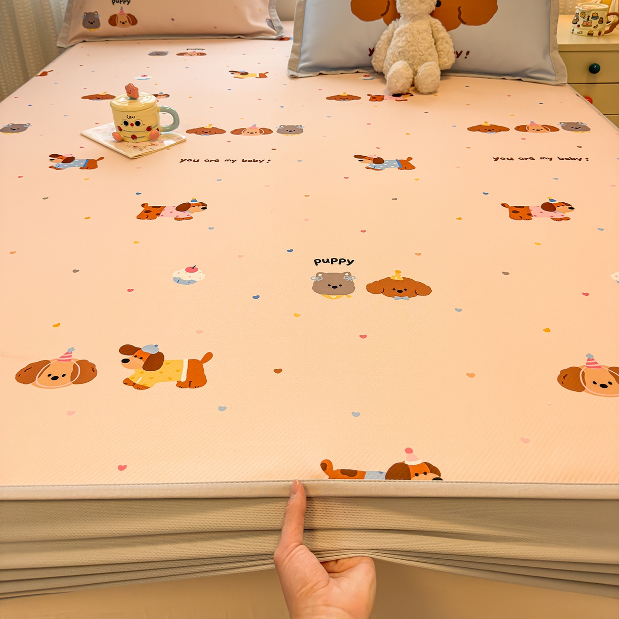 91家纺网 家纺一手货源 找家纺 懒猫家纺 2026新款卡通凉感冰丝床笠款凉席 床笠席-彩豆汪汪队