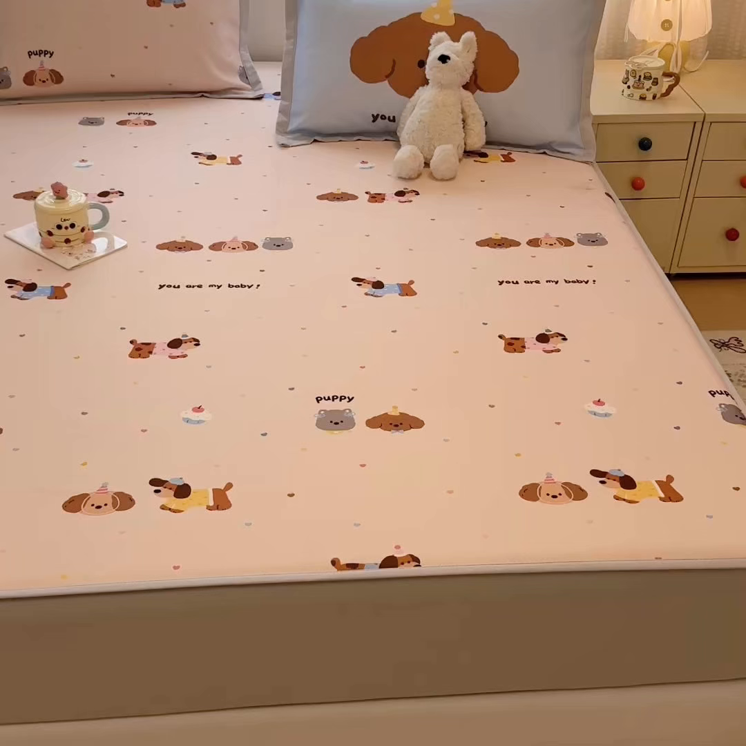 91家纺网 家纺一手货源 找家纺 懒猫家纺 2026新款卡通凉感冰丝床笠款凉席 床笠席-彩豆汪汪队