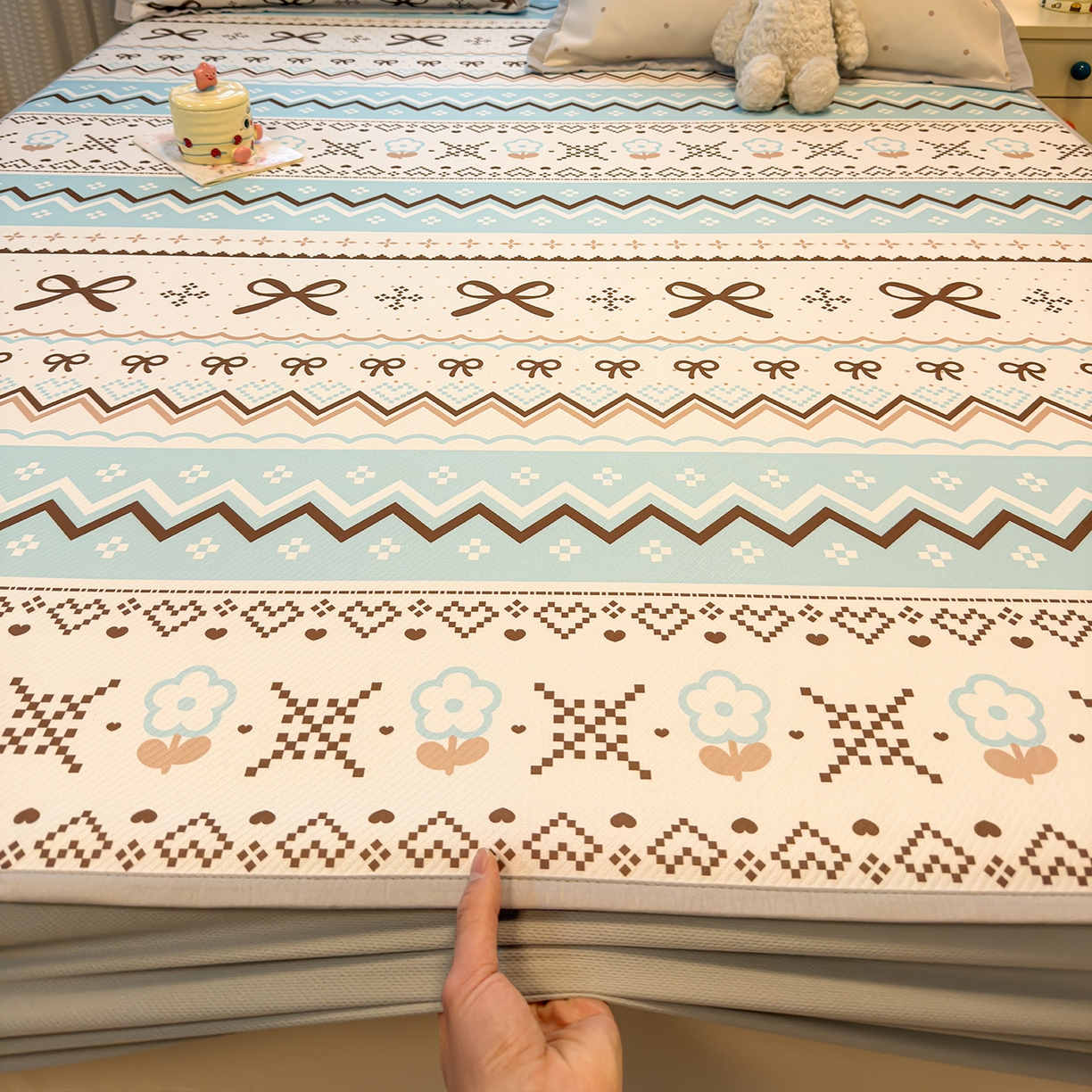 91家纺网 家纺一手货源 找家纺 懒猫家纺 2026新款卡通凉感冰丝床笠款凉席 床笠席-费尔岛