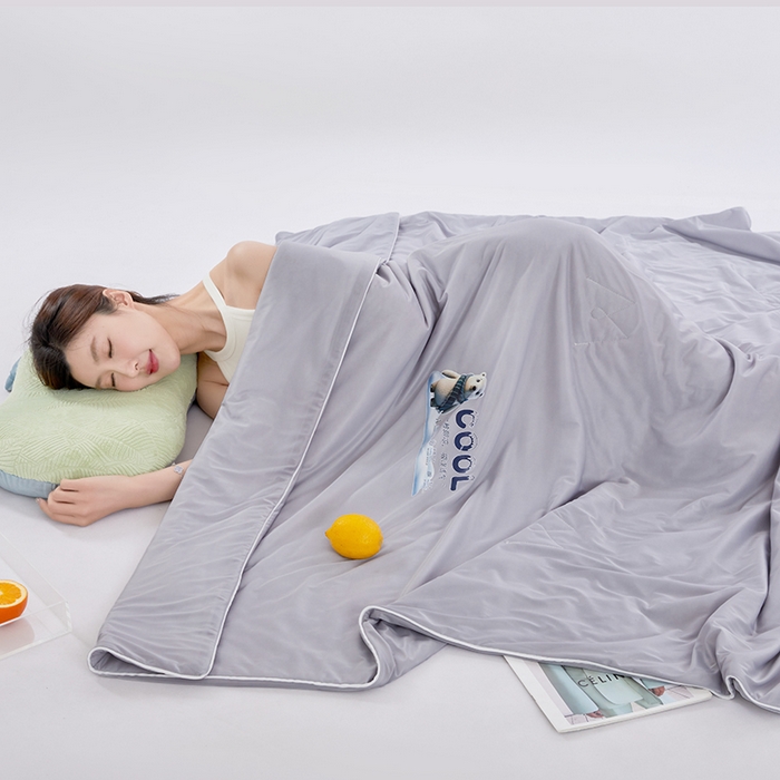 91家纺网 家纺一手货源 找家纺 VIP被业 2026新款A类双面凉感丝西瓜夏凉被单人双人空调被 时光灰