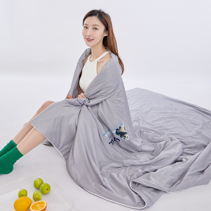 91家纺网 家纺一手货源 找家纺 VIP被业 2026新款A类双面凉感丝西瓜夏凉被单人双人空调被 时光灰