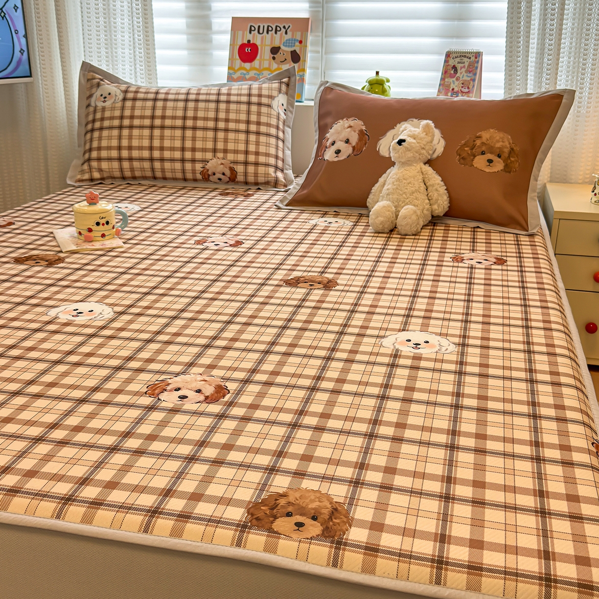 91家纺网 家纺一手货源 找家纺 懒猫家纺 2026新款卡通凉感冰丝床笠款凉席 床笠席-格纹爱犬