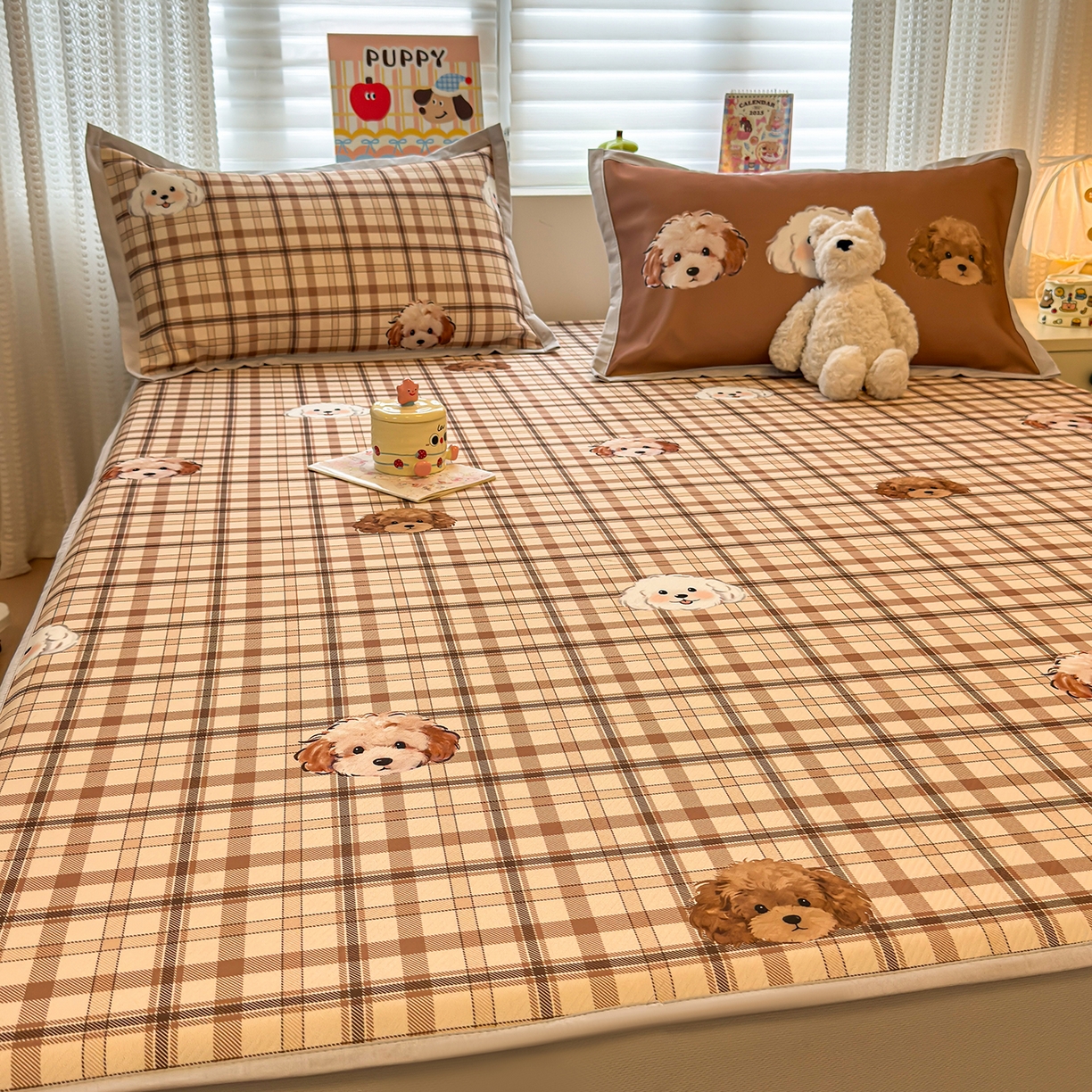 91家纺网 家纺一手货源 找家纺 懒猫家纺 2026新款卡通凉感冰丝床笠款凉席 床笠席-格纹爱犬