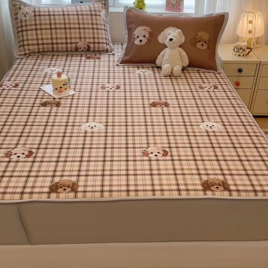 91家纺网 家纺一手货源 找家纺 懒猫家纺 2026新款卡通凉感冰丝床笠款凉席 床笠席-格纹爱犬