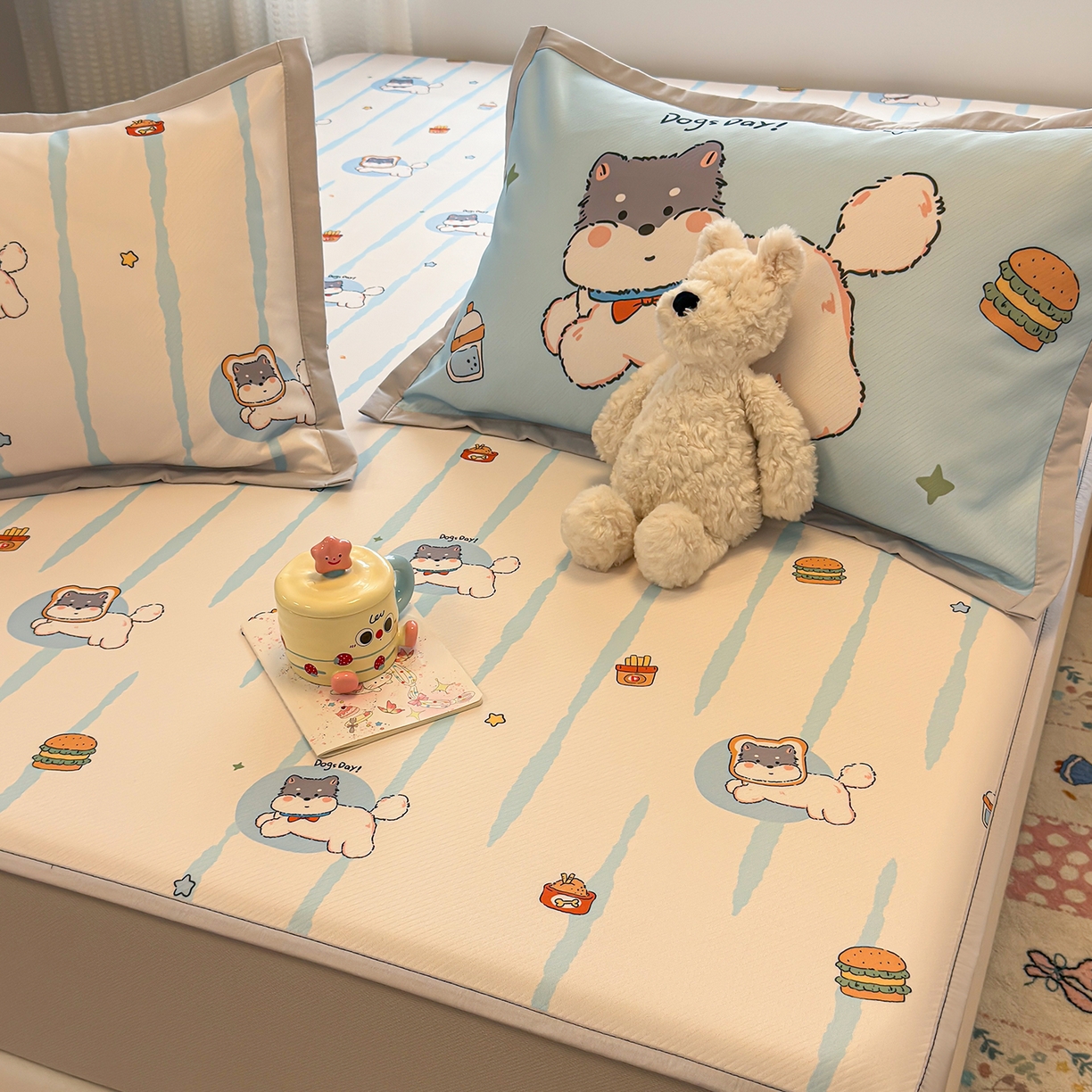 91家纺网 家纺一手货源 找家纺 懒猫家纺 2026新款卡通凉感冰丝床笠款凉席 床笠席-汉堡小狗