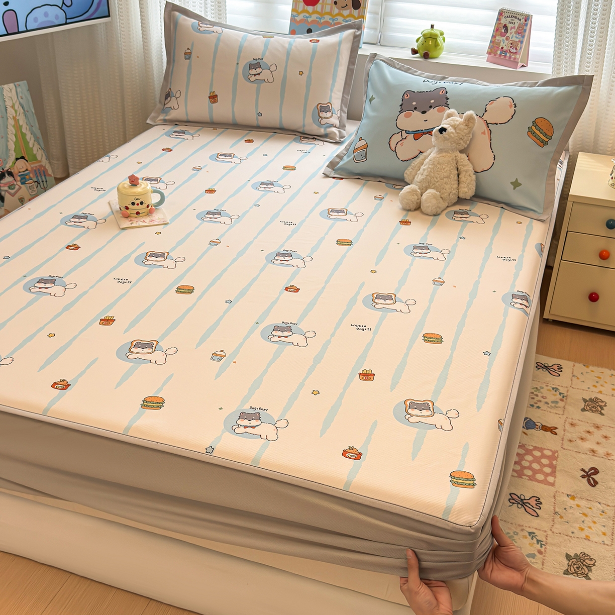 91家纺网 家纺一手货源 找家纺 懒猫家纺 2026新款卡通凉感冰丝床笠款凉席 床笠席-汉堡小狗