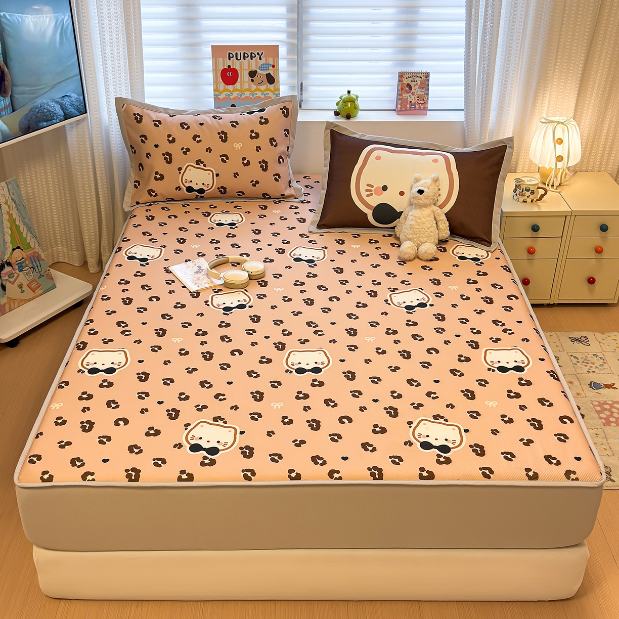 91家纺网 家纺一手货源 找家纺 懒猫家纺 2026新款卡通凉感冰丝床笠款凉席 床笠席-咖豹小猫