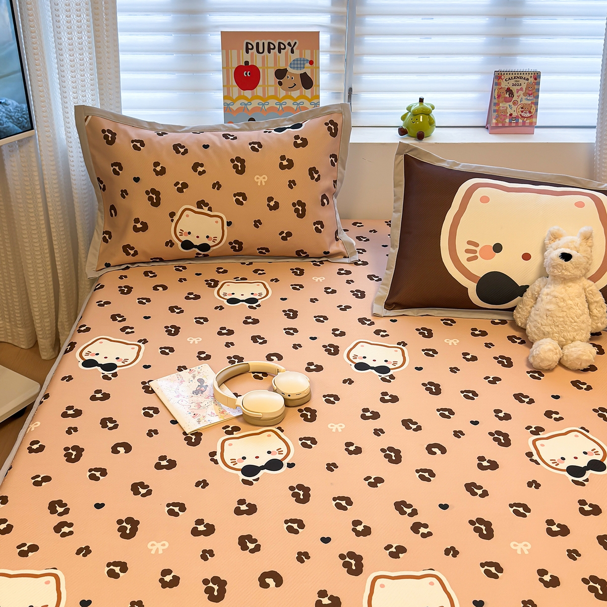 91家纺网 家纺一手货源 找家纺 懒猫家纺 2026新款卡通凉感冰丝床笠款凉席 床笠席-咖豹小猫