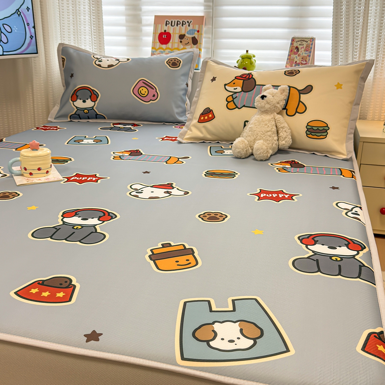 91家纺网 家纺一手货源 找家纺 懒猫家纺 2026新款卡通凉感冰丝床笠款凉席 床笠席-酷狗腊肠