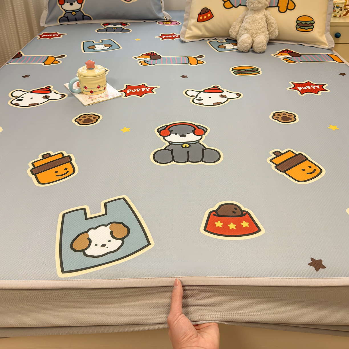 91家纺网 家纺一手货源 找家纺 懒猫家纺 2026新款卡通凉感冰丝床笠款凉席 床笠席-酷狗腊肠