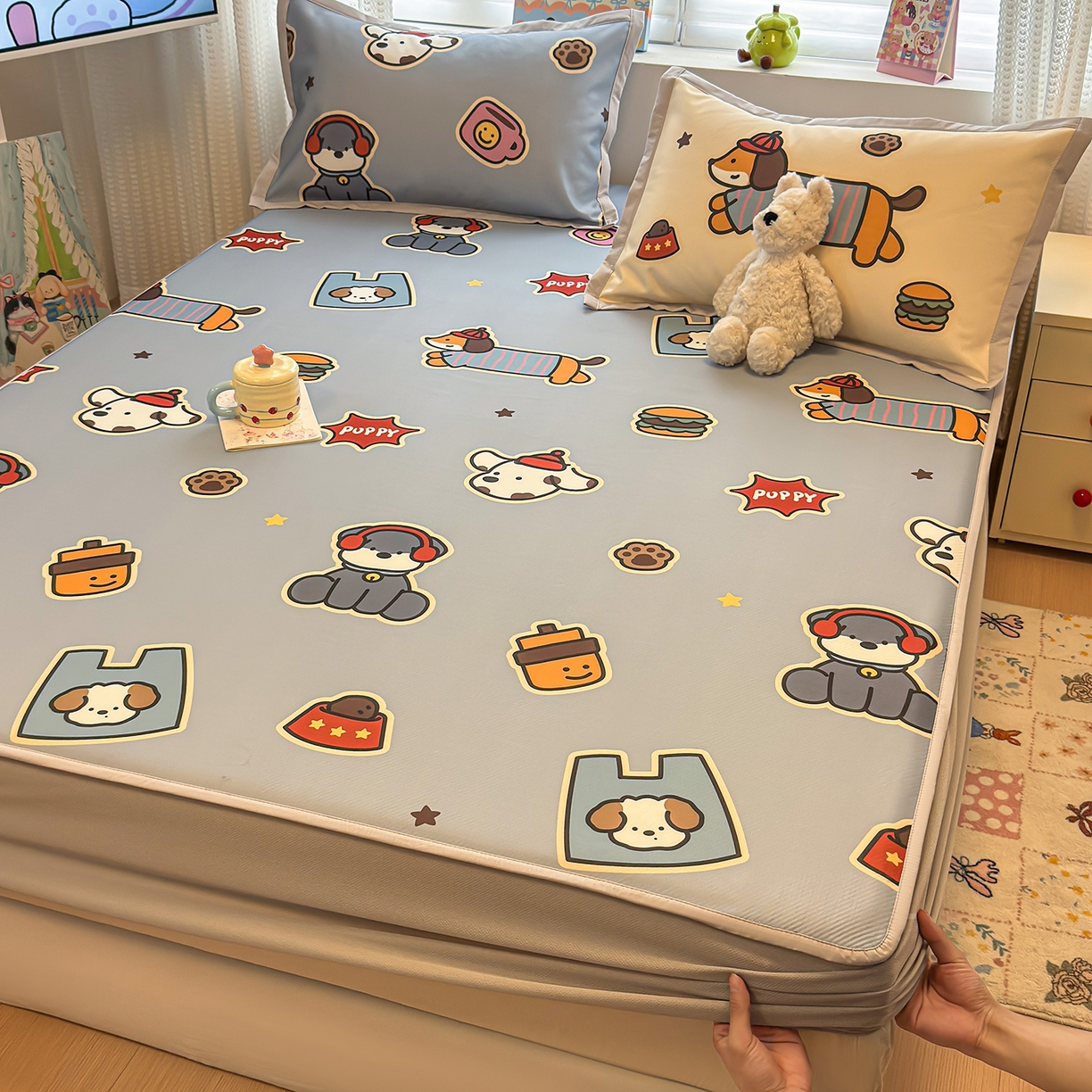 91家纺网 家纺一手货源 找家纺 懒猫家纺 2026新款卡通凉感冰丝床笠款凉席 床笠席-酷狗腊肠