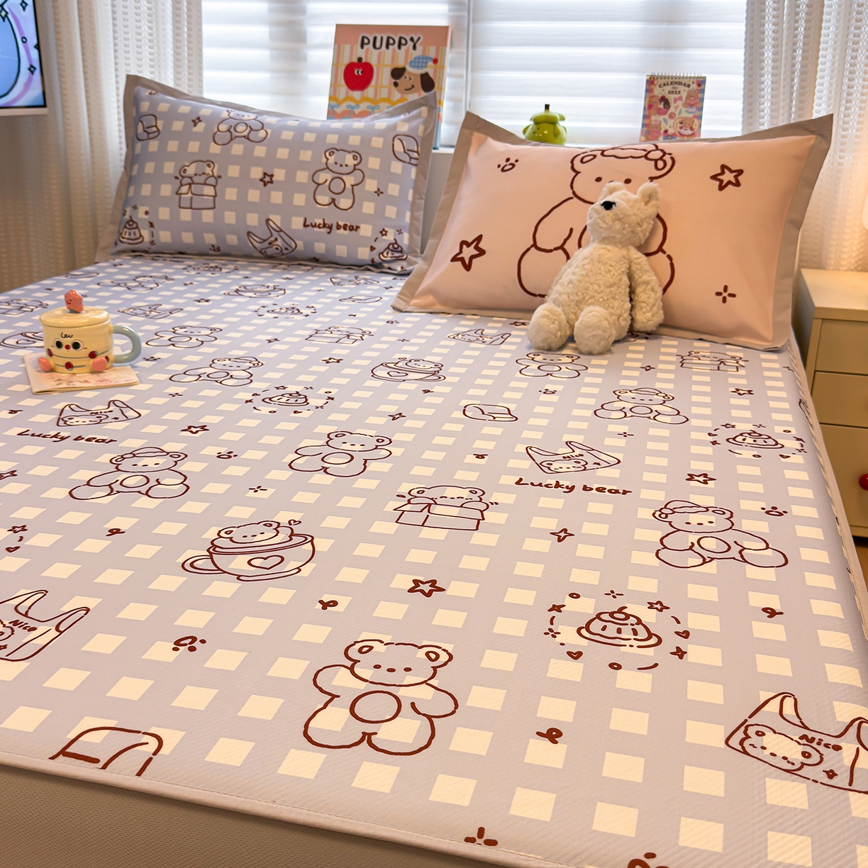 91家纺网 家纺一手货源 找家纺 懒猫家纺 2026新款卡通凉感冰丝床笠款凉席 床笠席-礼物小熊