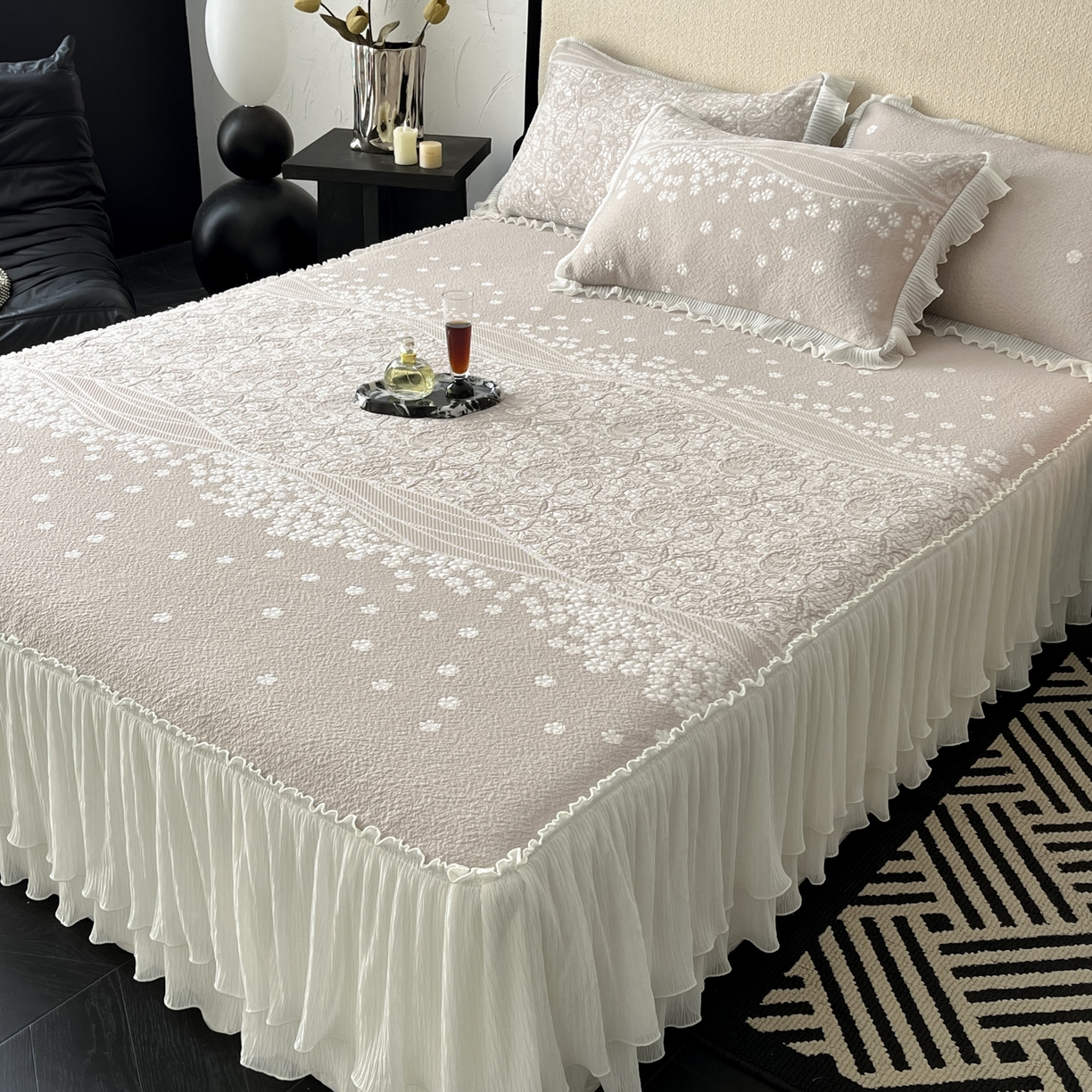 91家纺网 家纺一手货源 找家纺 （总）莱米家纺 2026新款蕾丝花系列冰豆豆床裙