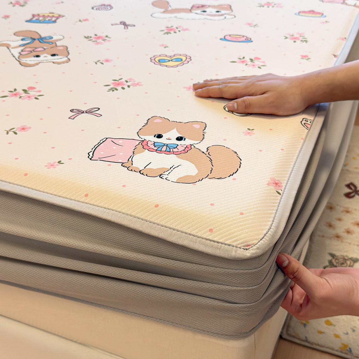 91家纺网 家纺一手货源 找家纺 懒猫家纺 2026新款卡通凉感冰丝床笠款凉席 床笠席-甜心茶语