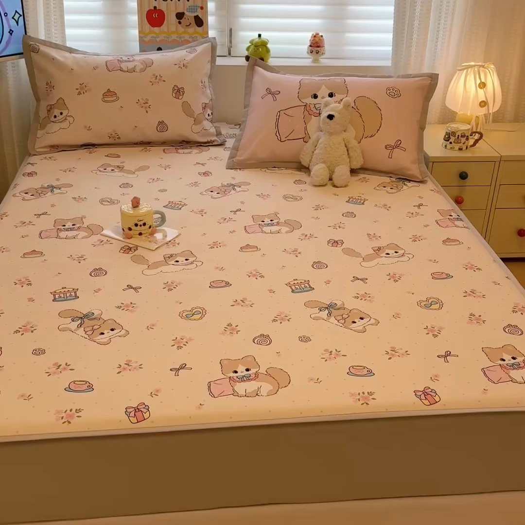 91家纺网 家纺一手货源 找家纺 懒猫家纺 2026新款卡通凉感冰丝床笠款凉席 床笠席-甜心茶语