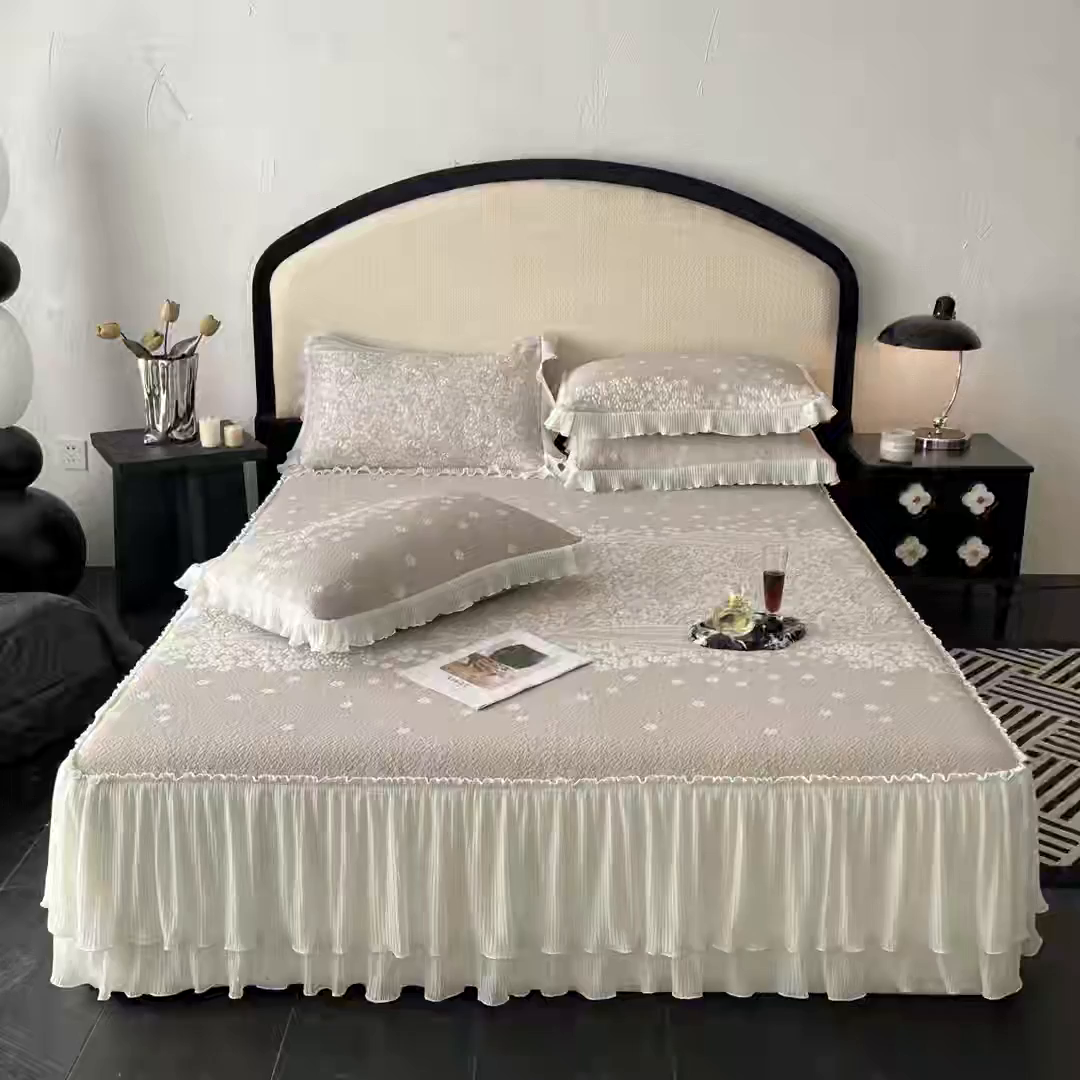 91家纺网 家纺一手货源 找家纺 莱米家纺 2026新款蕾丝花系列冰豆豆床裙 花漾-卡其