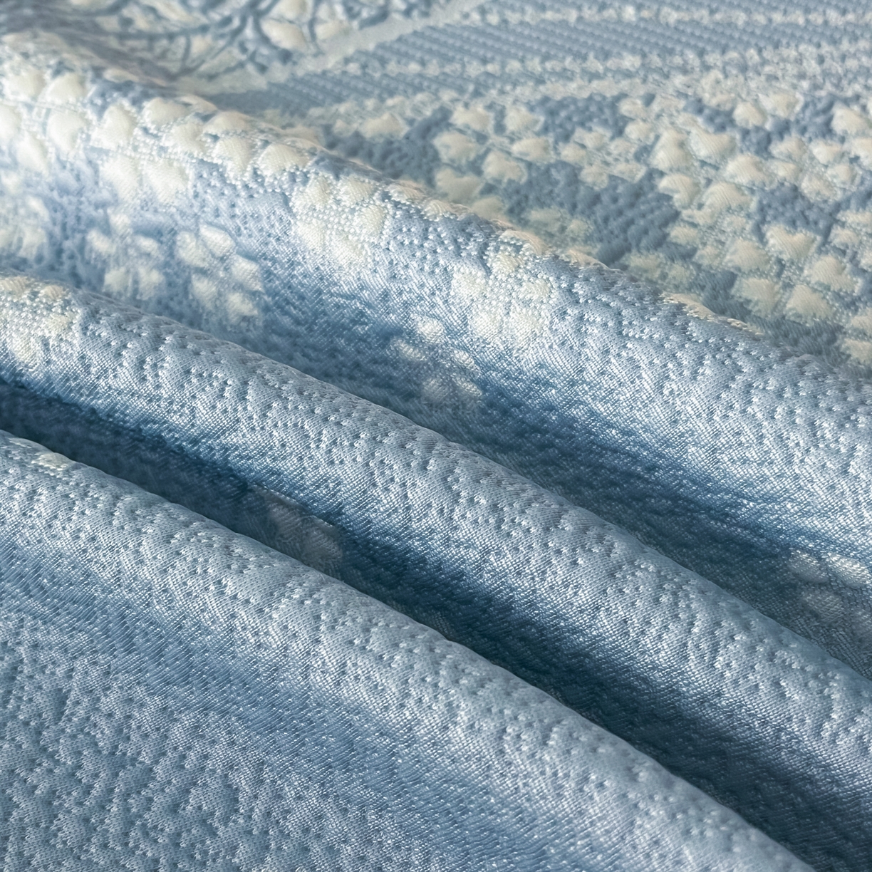 91家纺网 家纺一手货源 找家纺 莱米家纺 2026新款蕾丝花系列冰豆豆床裙 花漾-蓝