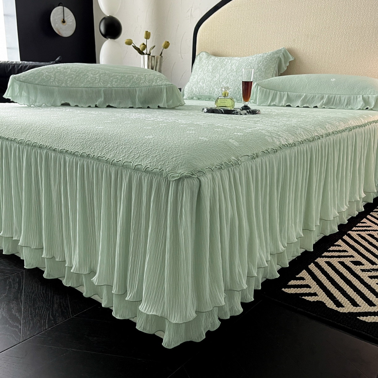 91家纺网 家纺一手货源 找家纺 莱米家纺 2026新款蕾丝花系列冰豆豆床裙 花漾-绿