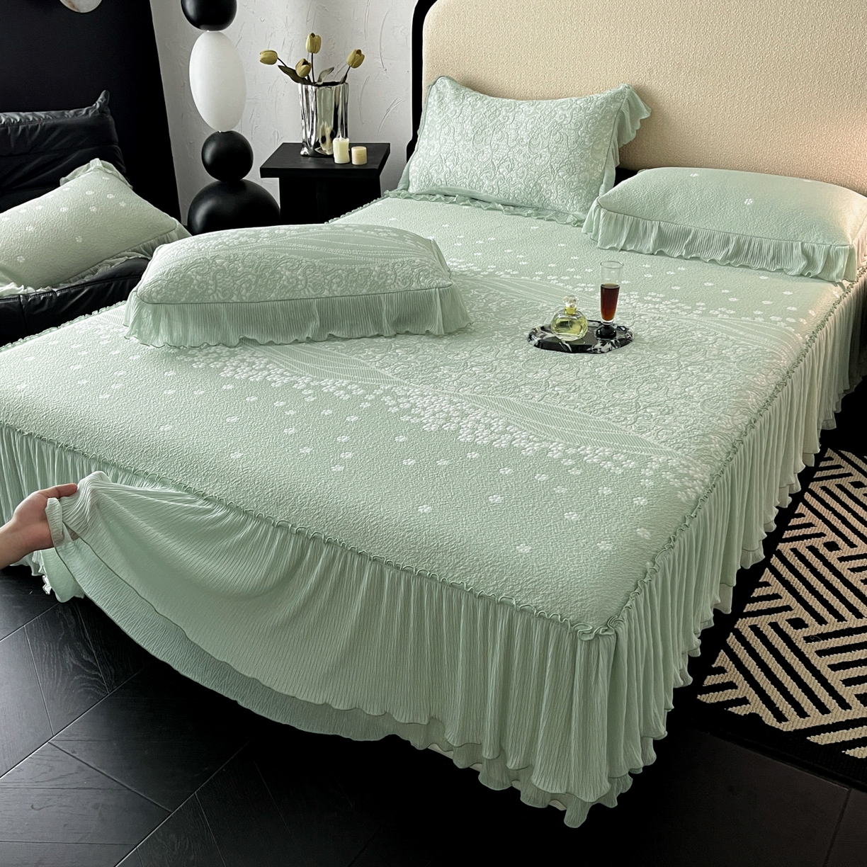 91家纺网 家纺一手货源 找家纺 莱米家纺 2026新款蕾丝花系列冰豆豆床裙 花漾-绿