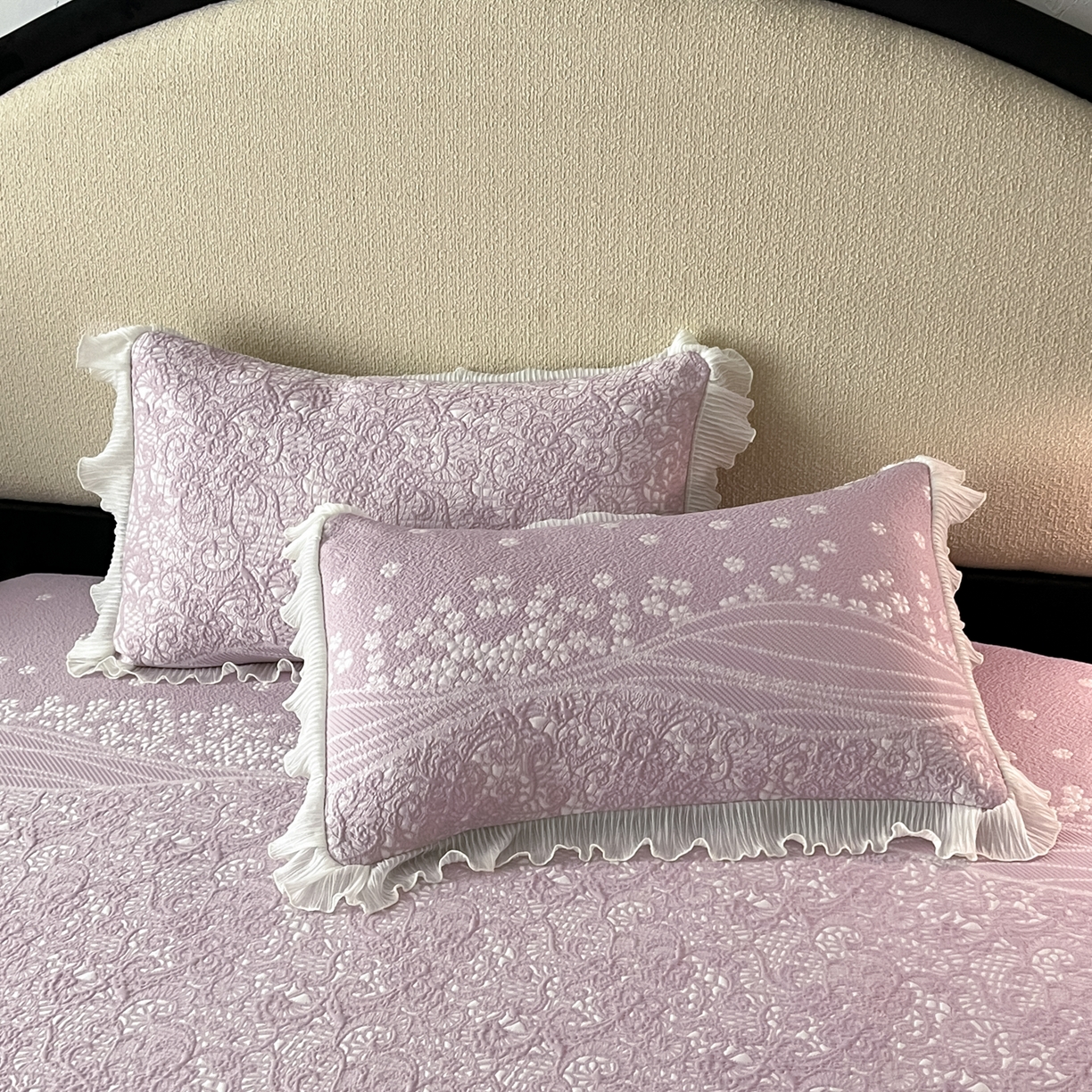 91家纺网 家纺一手货源 找家纺 莱米家纺 2026新款蕾丝花系列冰豆豆床裙 花漾-紫