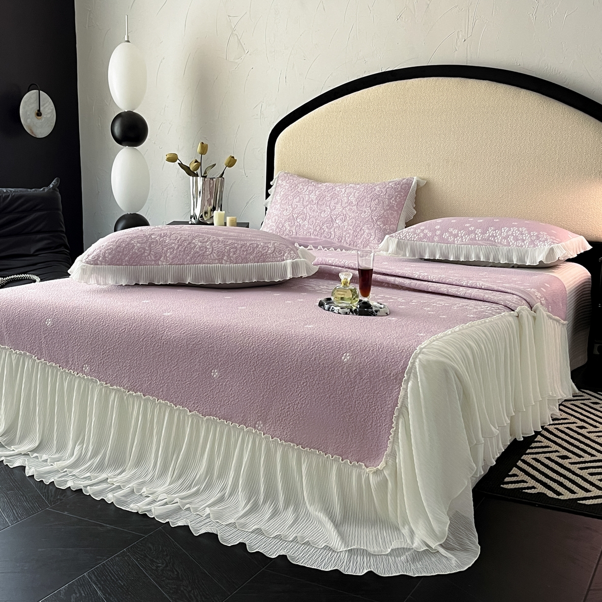 91家纺网 家纺一手货源 找家纺 莱米家纺 2026新款蕾丝花系列冰豆豆床裙 花漾-紫