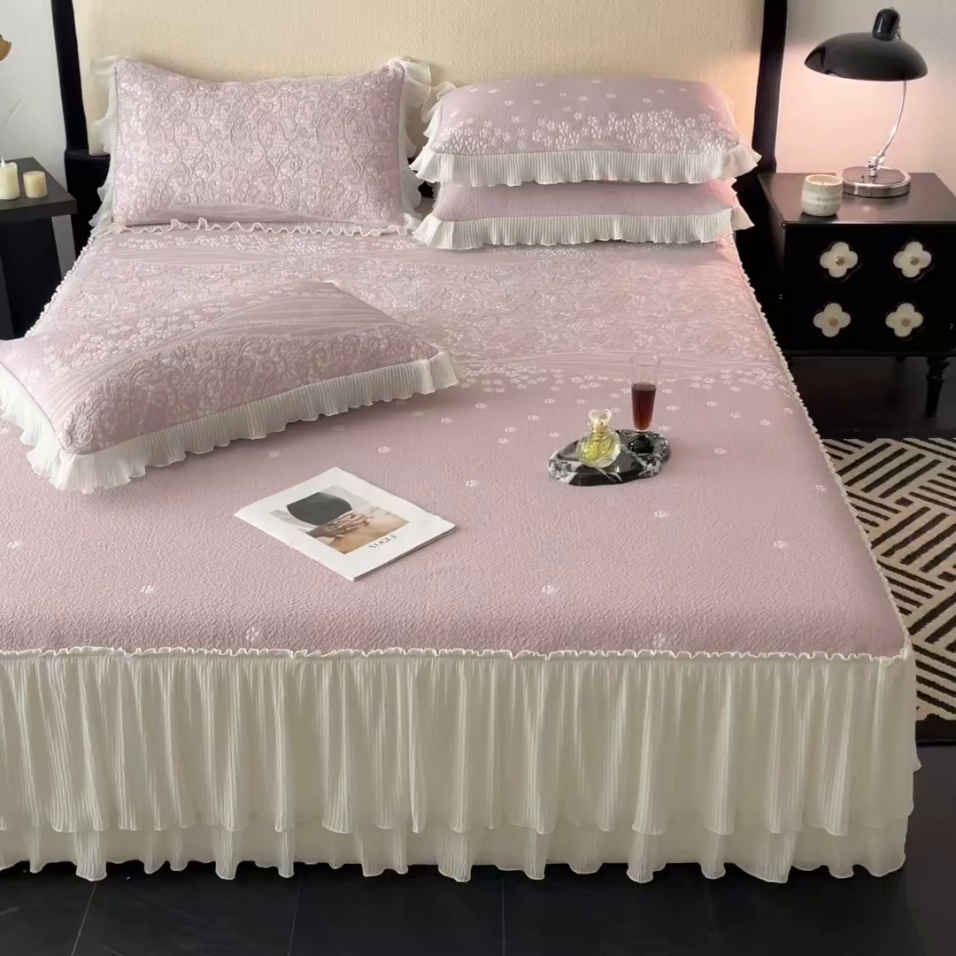 91家纺网 家纺一手货源 找家纺 莱米家纺 2026新款蕾丝花系列冰豆豆床裙 花漾-紫