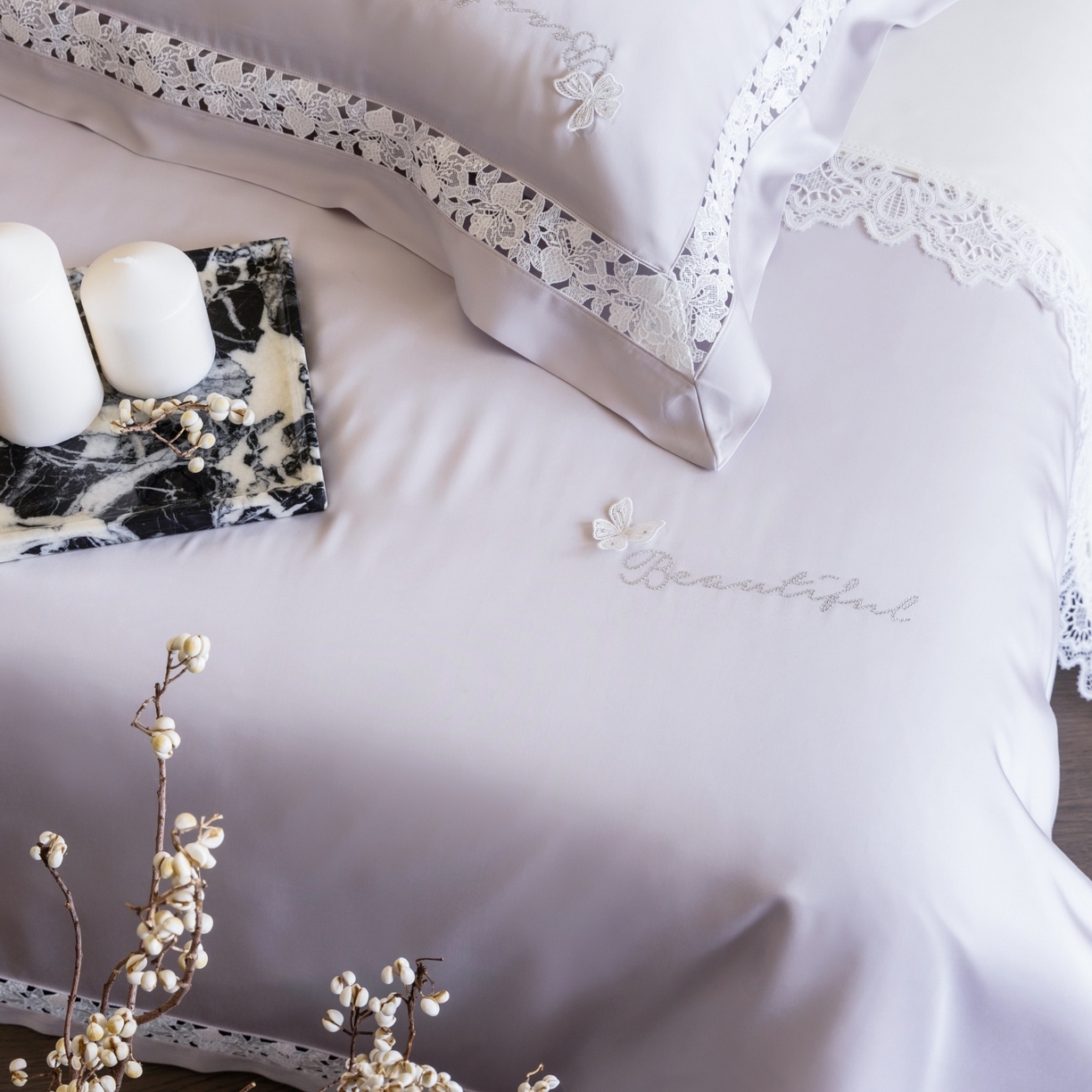 91家纺网 家纺一手货源 找家纺 佳汐蓝家纺 2026新款50S天丝棉镂空水溶蕾丝花边四件套-娜瑞诗系列 娜瑞诗-紫色