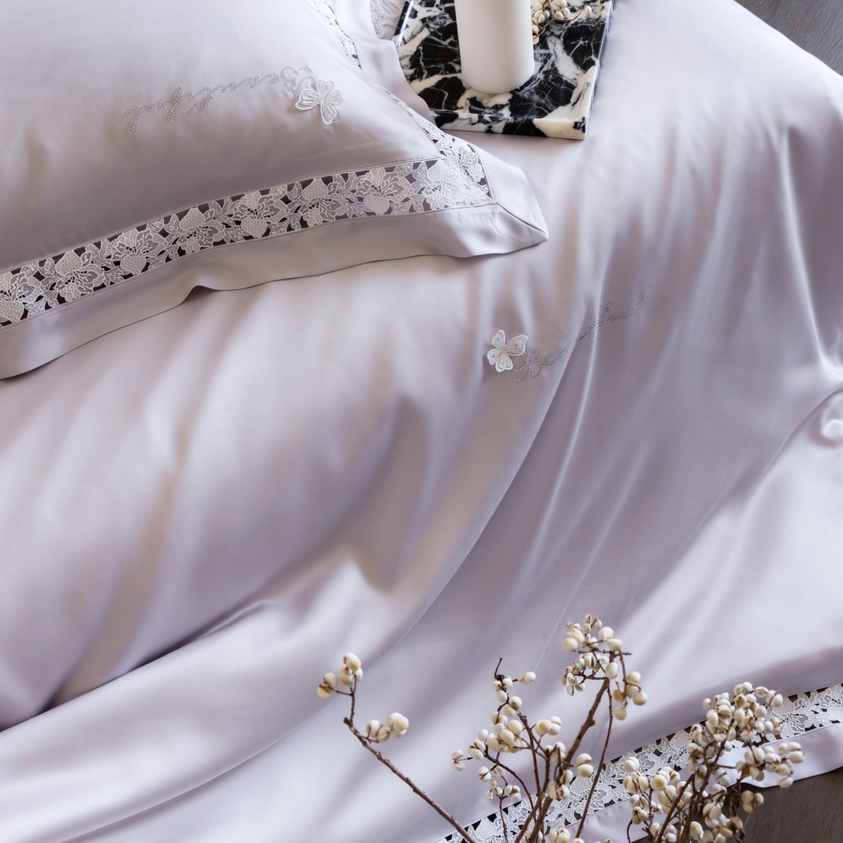 91家纺网 家纺一手货源 找家纺 佳汐蓝家纺 2026新款50S天丝棉镂空水溶蕾丝花边四件套-娜瑞诗系列 娜瑞诗-紫色