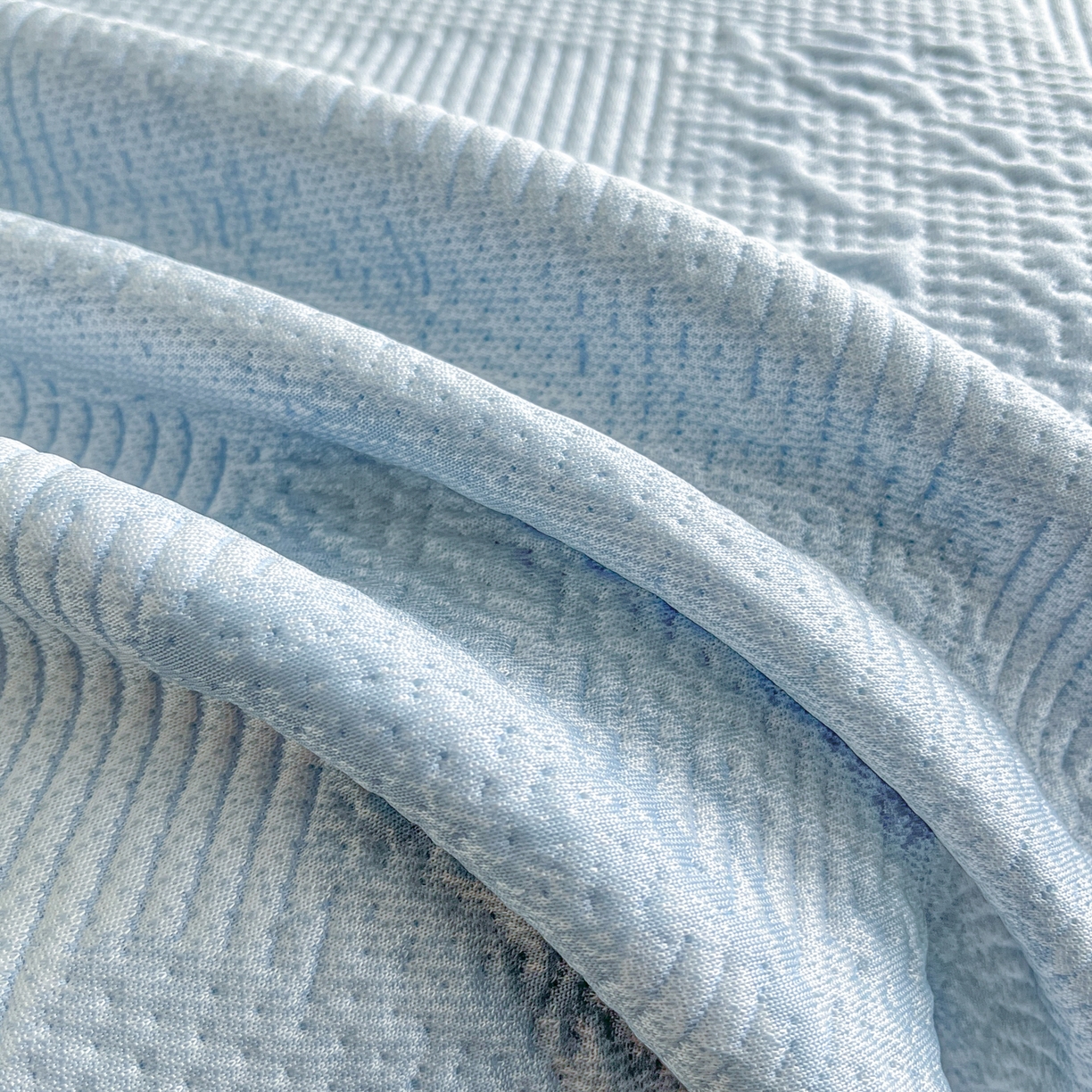 91家纺网 家纺一手货源 找家纺 莱米家纺 2026新款PE凉感冰豆豆床裙水墨画系列 南枝-蓝