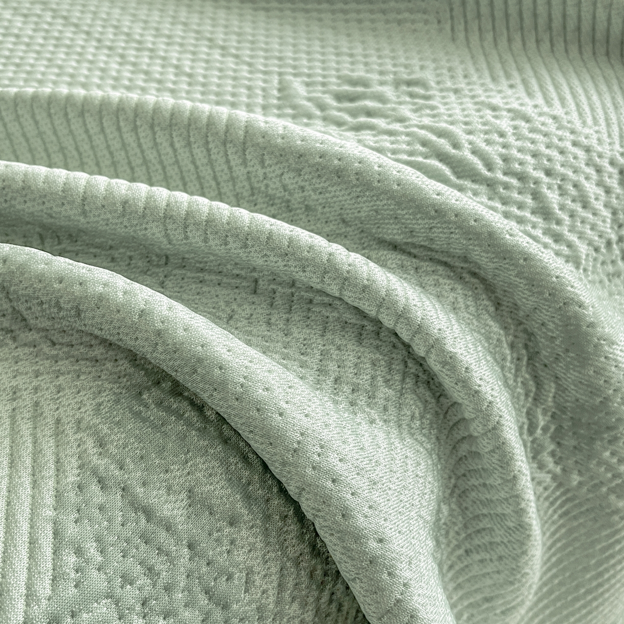 91家纺网 家纺一手货源 找家纺 莱米家纺 2026新款PE凉感冰豆豆床裙水墨画系列 南枝-绿