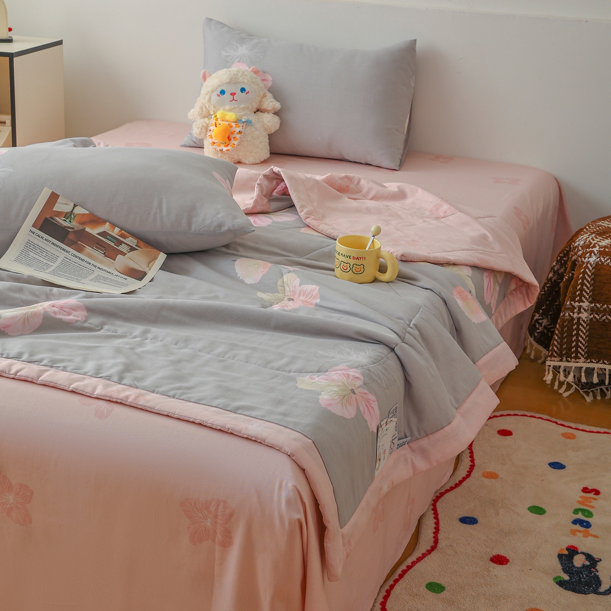 91家纺网 家纺一手货源 找家纺 尊妙被业 2026春夏新款全棉印花夏被空调被夏凉被 温暖思绪